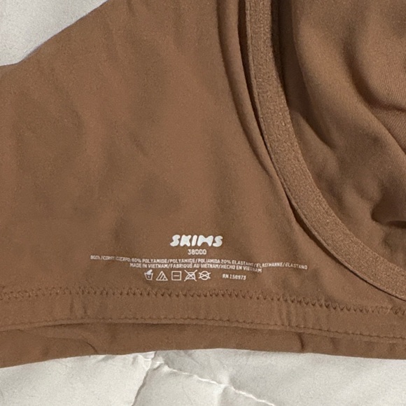 SKIMS Tan Bra - Picture 2 of 3